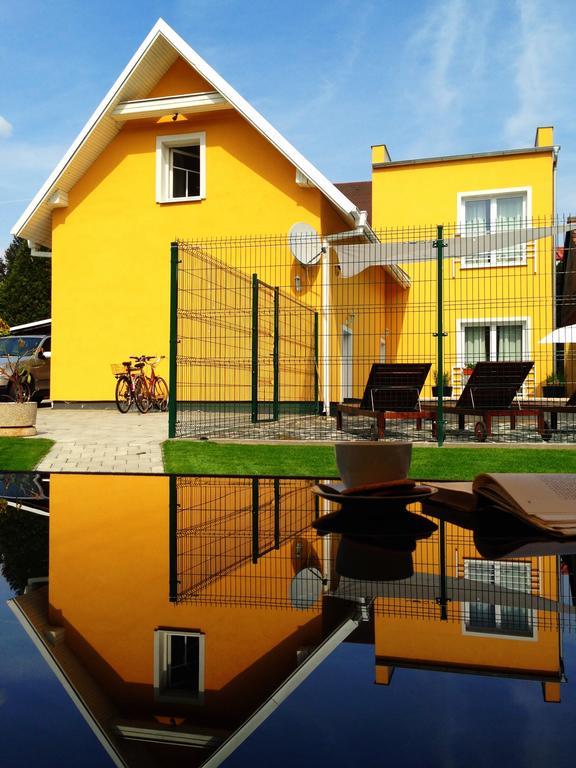 Villa Sipeky Senec Bagian luar foto